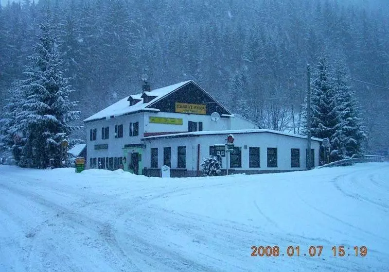 ホテル Penzion Na Krizovatce