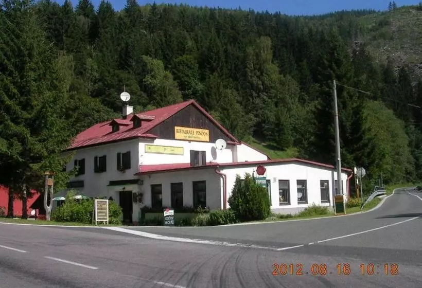 ホテル Penzion Na Krizovatce