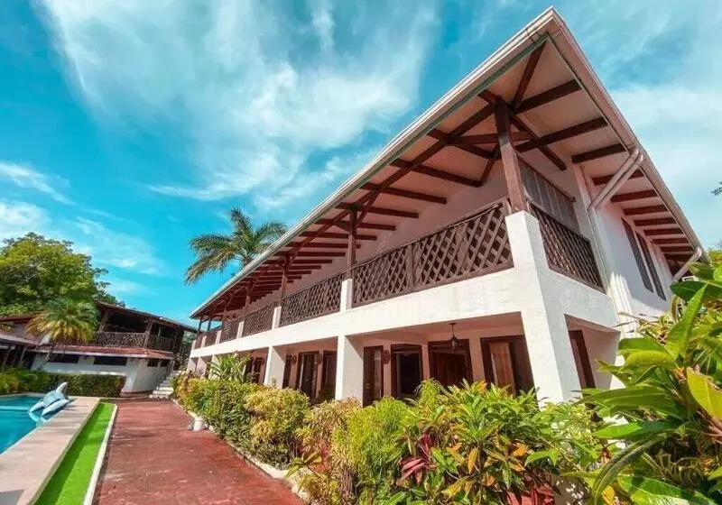 ホテル Samara Pacific Lodge