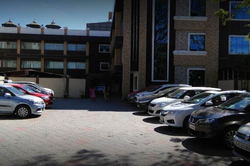 בית מלון כפרי Sea Palace