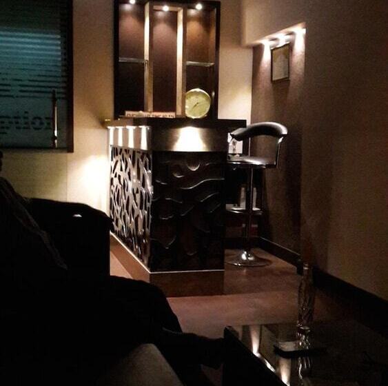 هتل Sheela, 100m From Taj Mahal