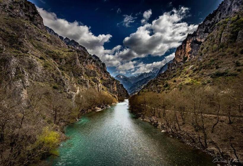 Hotel Guesthouse To Tzaki