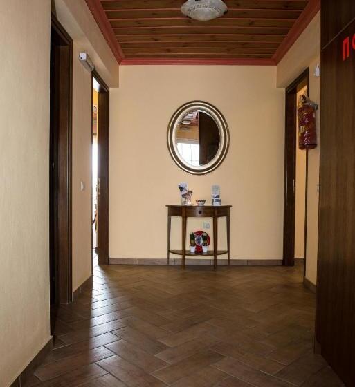 Hotel Guesthouse To Tzaki