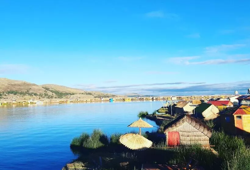 ホテル Uros Quechua Lodge
