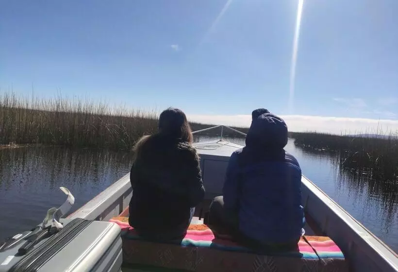 ホテル Uros Quechua Lodge