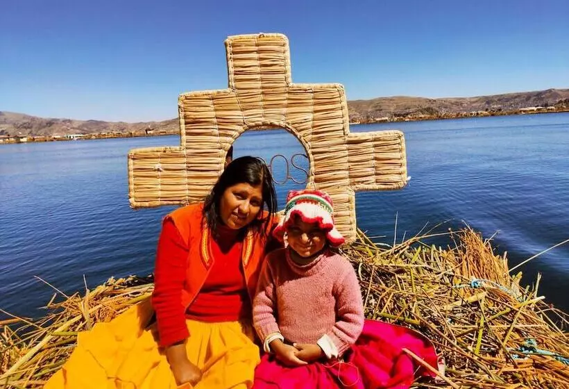 ホテル Uros Quechua Lodge