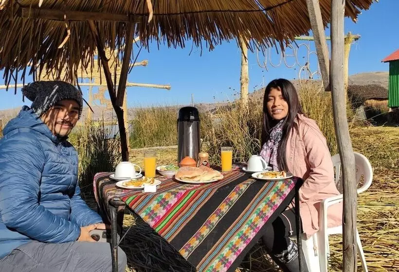 ホテル Uros Quechua Lodge