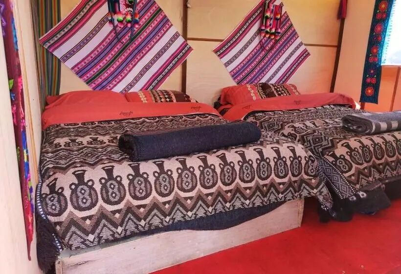 ホテル Uros Quechua Lodge