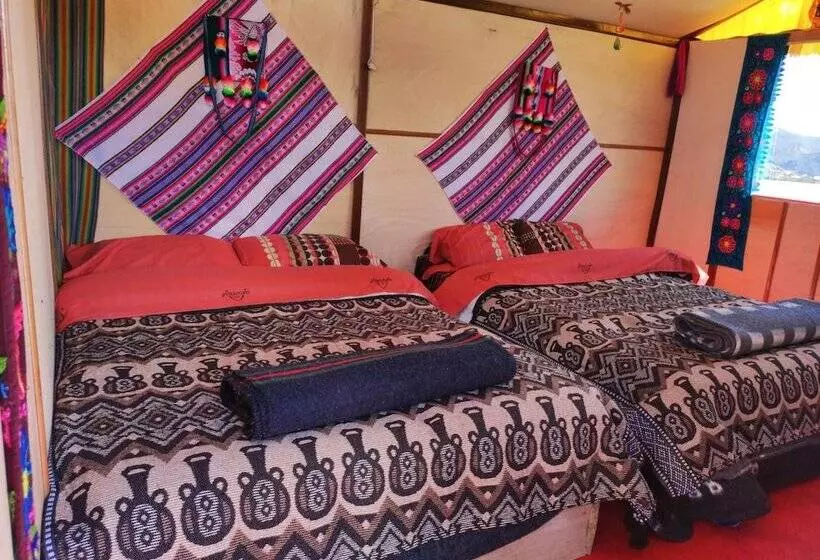 ホテル Uros Quechua Lodge