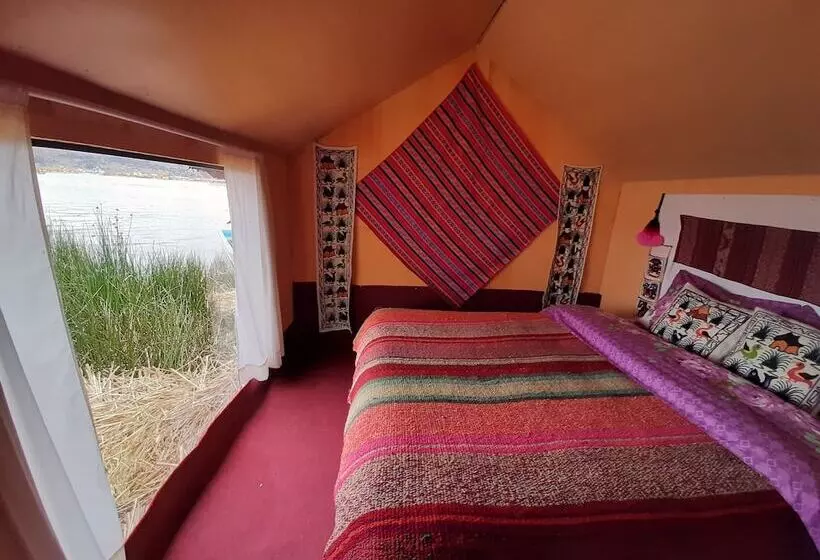 ホテル Uros Quechua Lodge