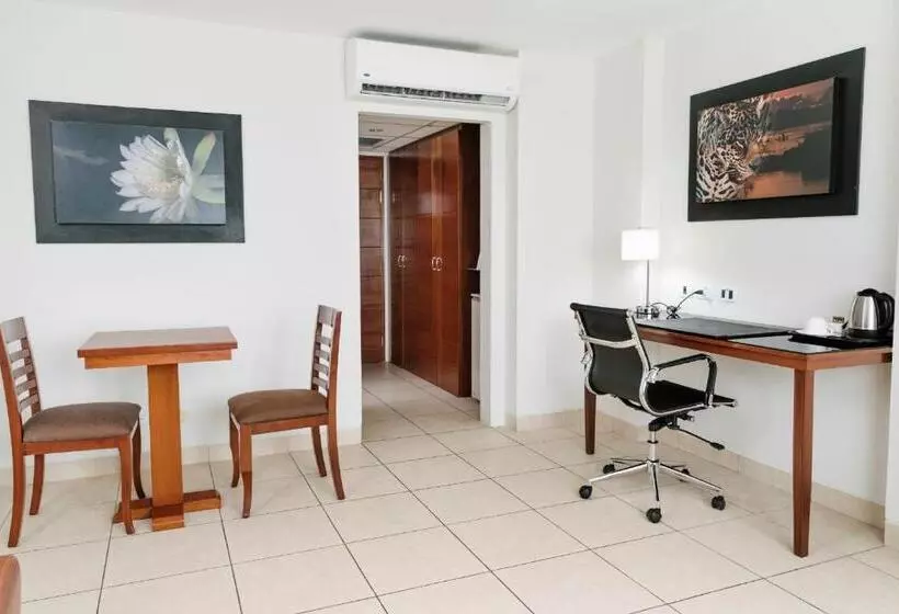 ホテル Costa Del Sol Wyndham Pucallpa