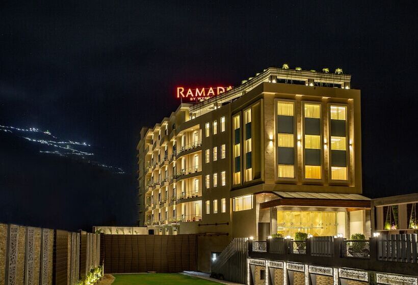 هتل Ramada By Wyndham Katra Station Road