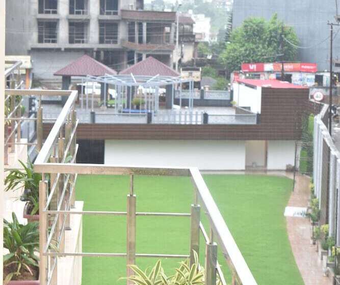 هتل Ramada By Wyndham Katra Station Road