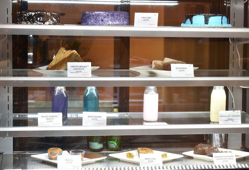 هتل Ramada By Wyndham Katra Station Road