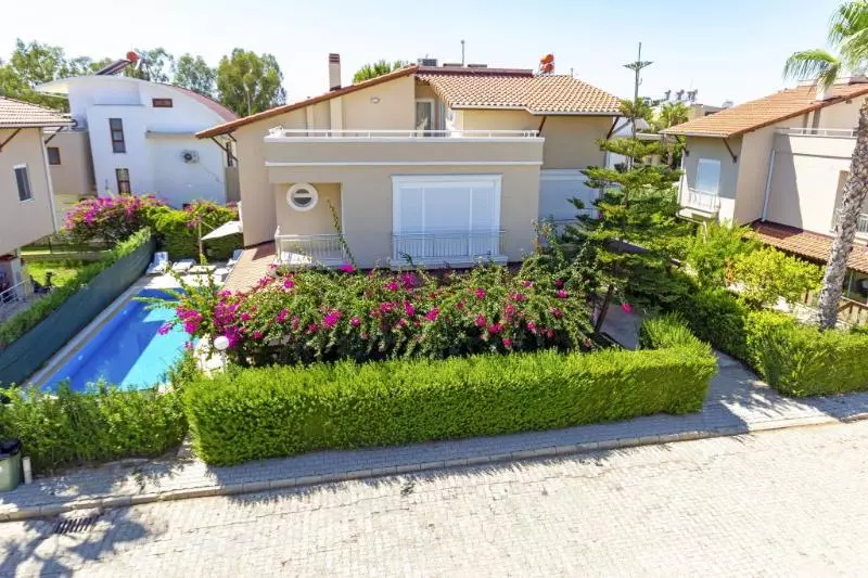 Hotelli Paradise Town Villa Hadrian