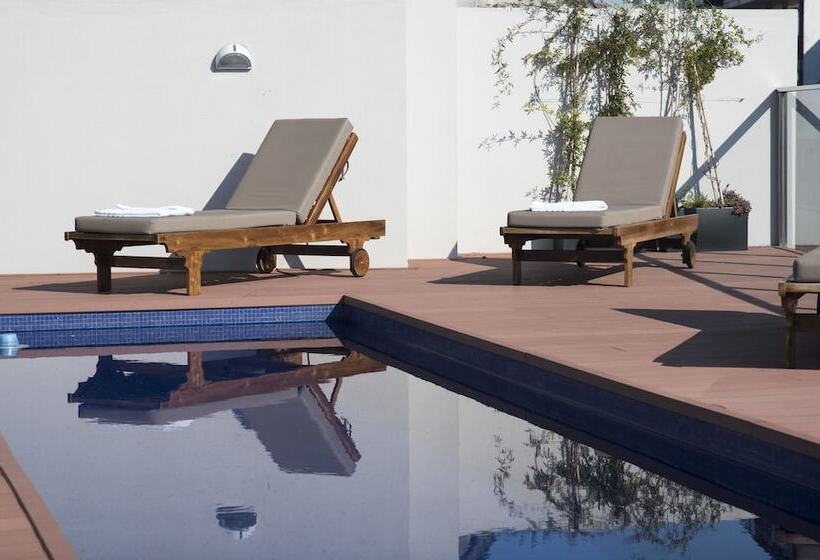 هتل Arc Arenales Studios & Suites