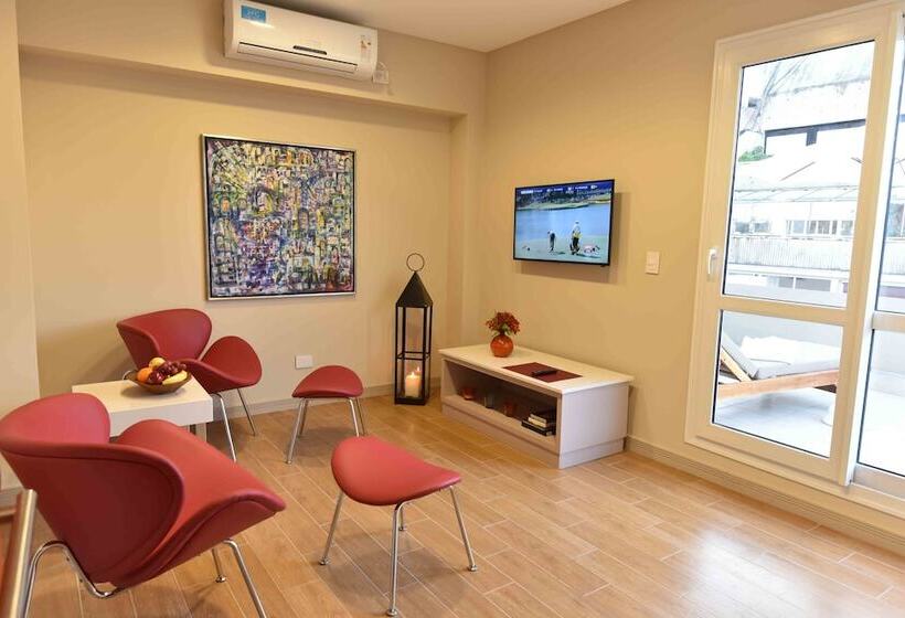 هتل Arc Arenales Studios & Suites