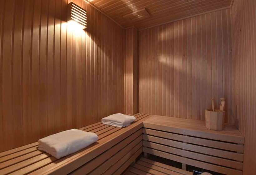 هتل Arc Arenales Studios & Suites