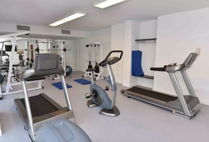 هتل Arc Arenales Studios & Suites