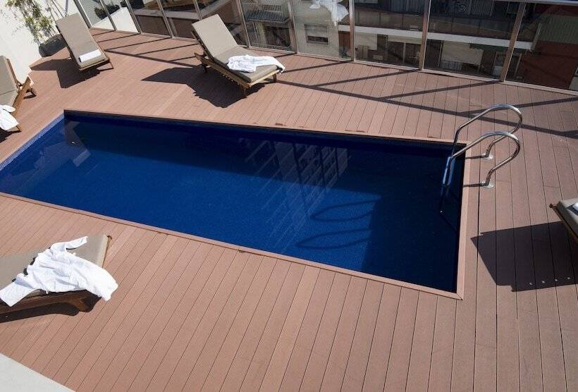 هتل Arc Arenales Studios & Suites