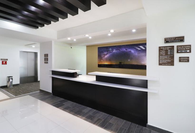 호텔 Candlewood Suites Celaya By Ihg