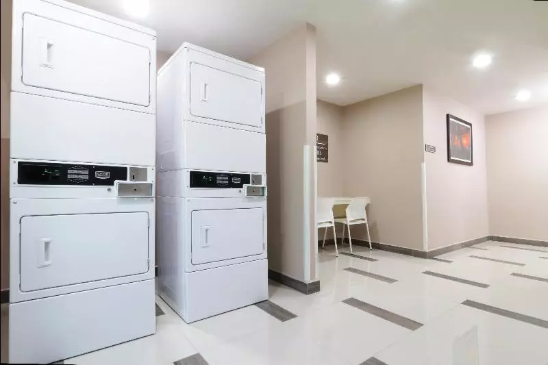 ホテル Candlewood Suites Celaya By Ihg