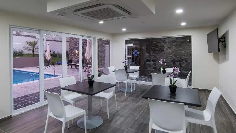 ホテル Candlewood Suites Celaya By Ihg