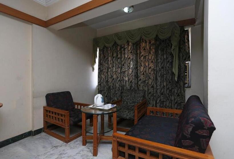 فندق Capital O 4604 Shiva S Regency