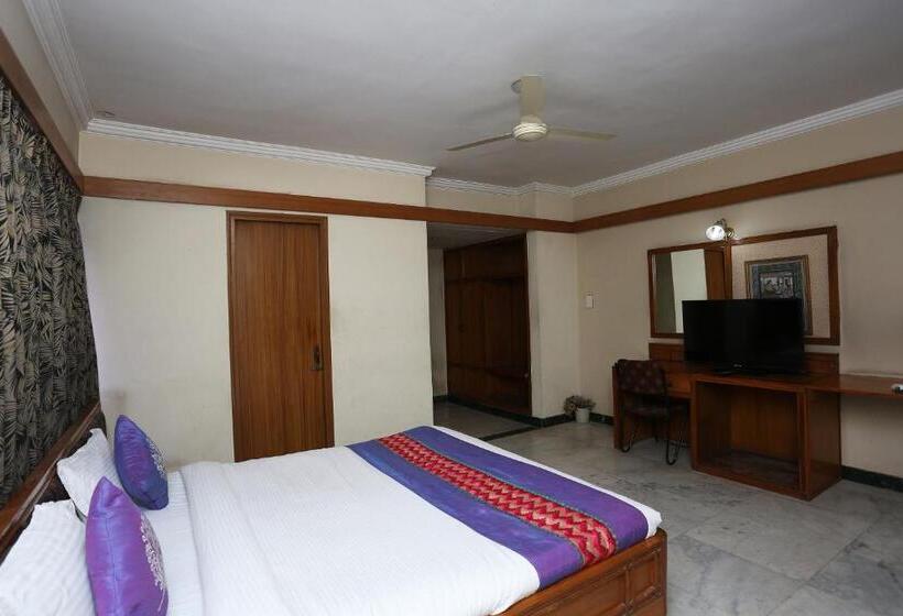 فندق Capital O 4604 Shiva S Regency