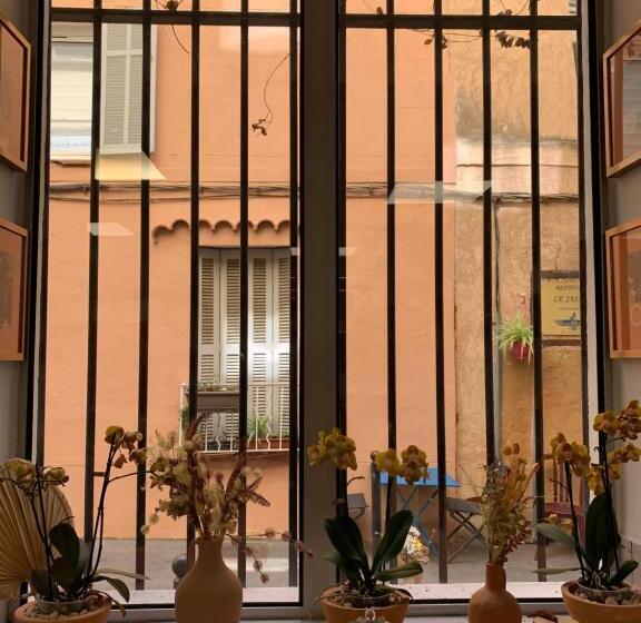 هتل Hôtel Des Arts Aix