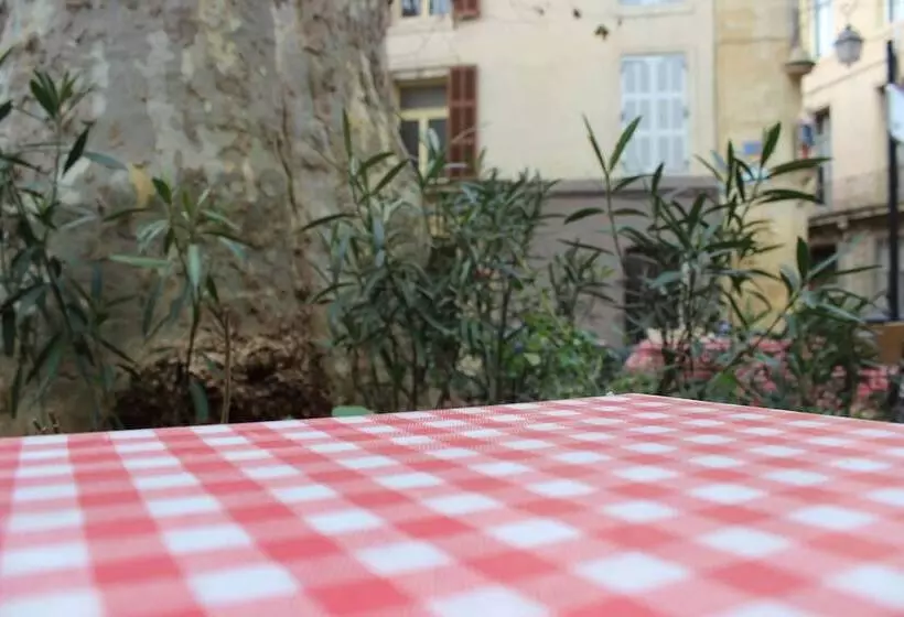 هتل Hôtel Des Arts Aix