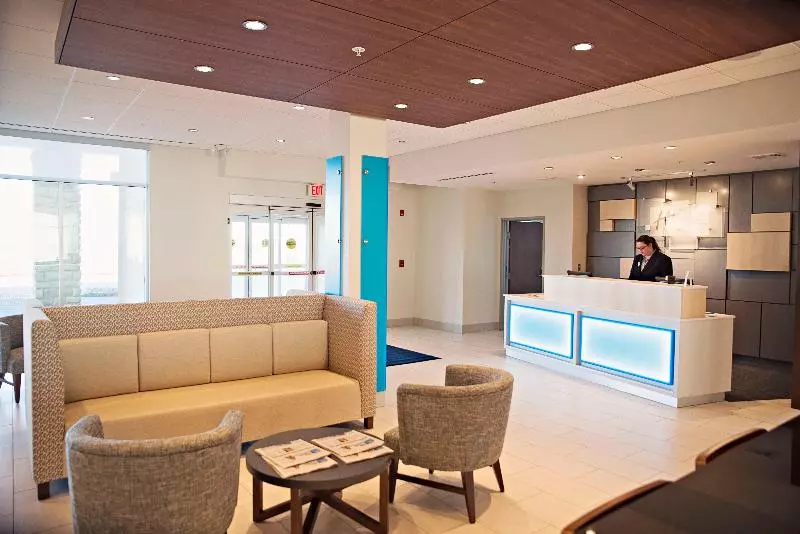 ホテル Holiday Inn Express & Suites Rantoul, An Ihg