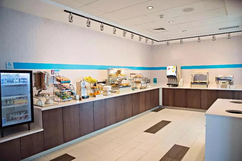 ホテル Holiday Inn Express & Suites Rantoul, An Ihg