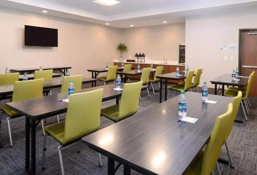 ホテル Holiday Inn Express & Suites   St. Petersburg   Madeira Beach, An Ihg