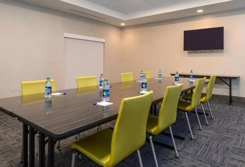 ホテル Holiday Inn Express & Suites   St. Petersburg   Madeira Beach, An Ihg