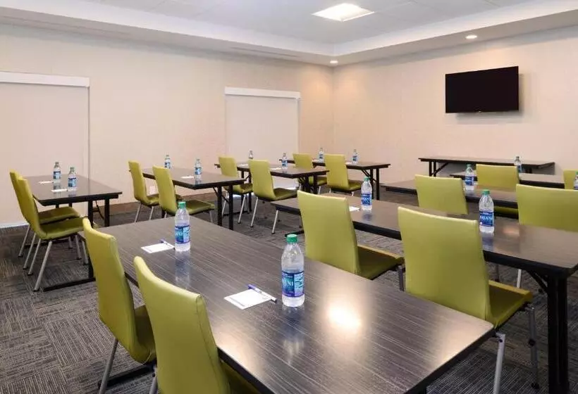 ホテル Holiday Inn Express & Suites   St. Petersburg   Madeira Beach, An Ihg