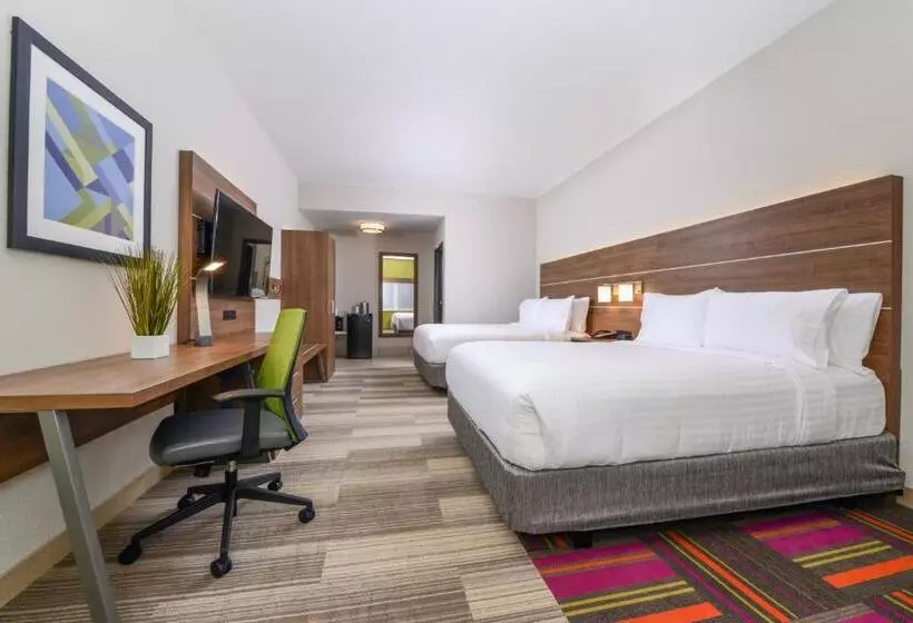 ホテル Holiday Inn Express & Suites   St. Petersburg   Madeira Beach, An Ihg