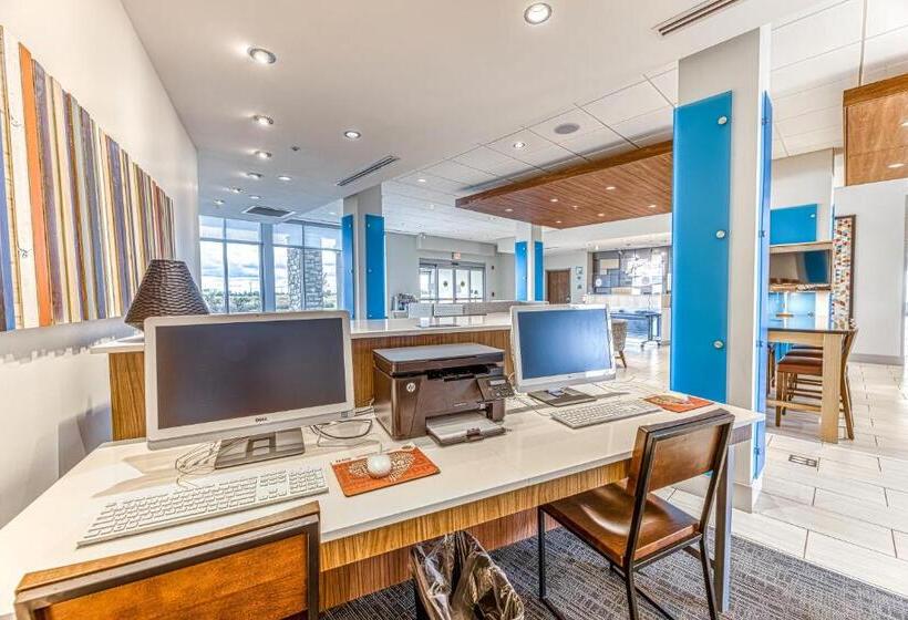 فندق Holiday Inn Express & Suites   Rantoul, An Ihg