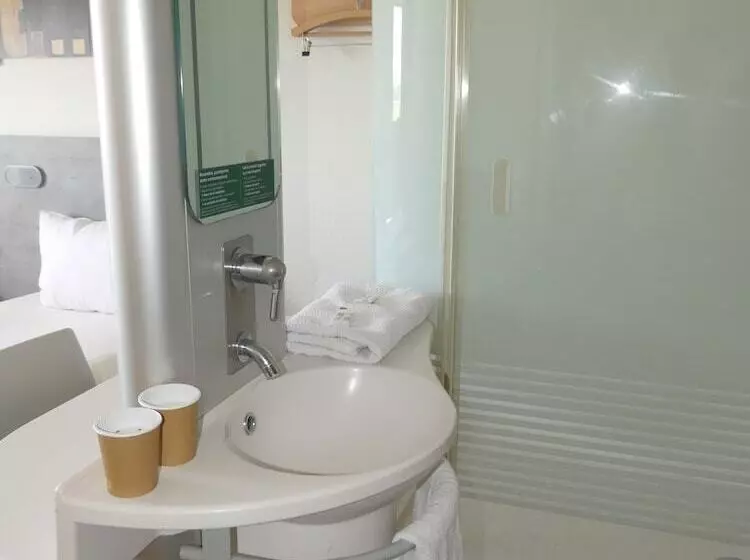 ホテル Ibis Budget Istres Trigance