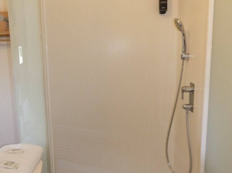 Отель Ibis Budget Istres Trigance