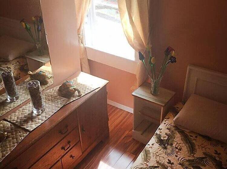 Отель Island Paradise Inn