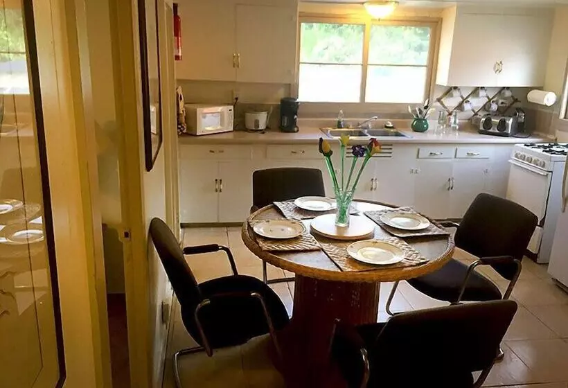 Hotelli Island Paradise Inn