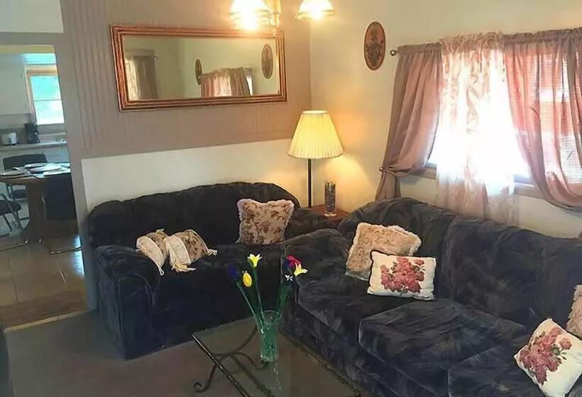 Hotelli Island Paradise Inn