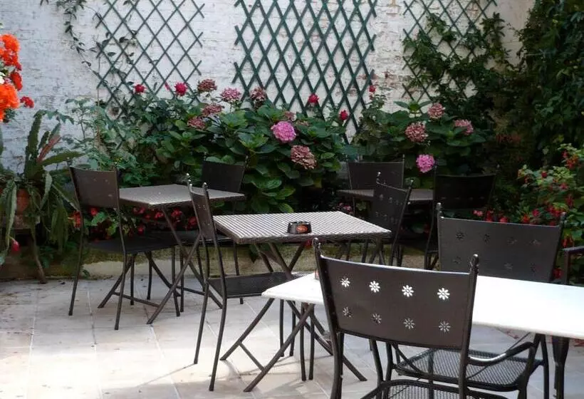 ホテル Le Relais Vauban