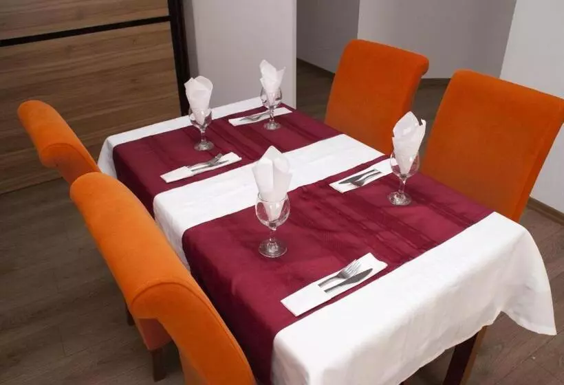 Hotel Otopeni