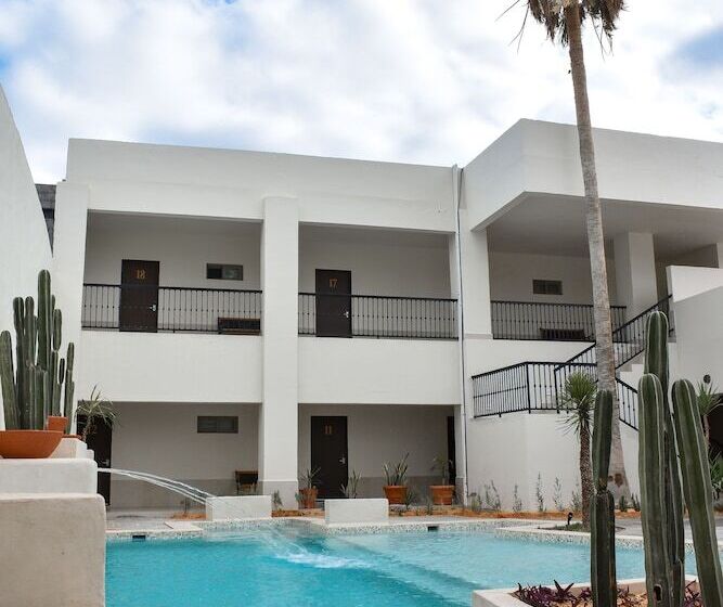 فندق Plaza Cuatro Cienegas