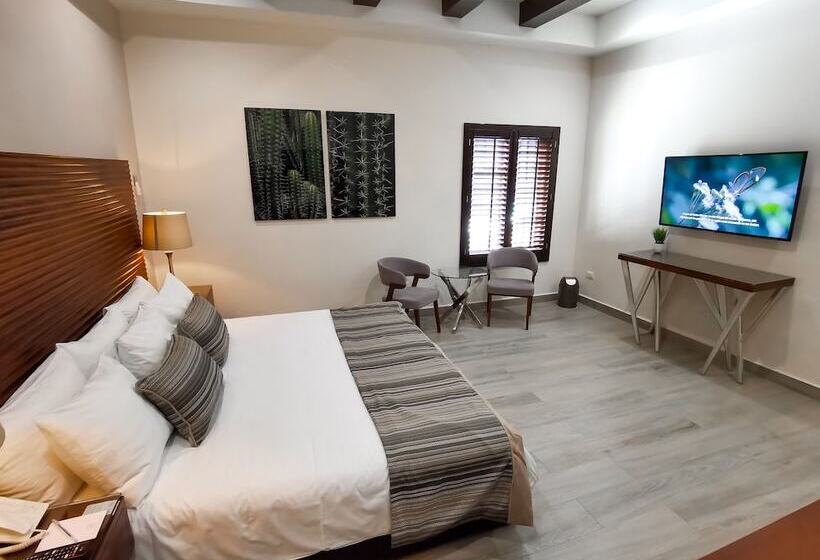 فندق Plaza Cuatro Cienegas