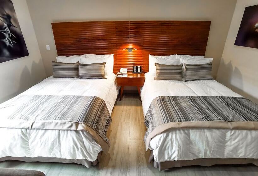 فندق Plaza Cuatro Cienegas