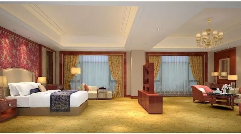 Hotel Ramada Plaza Chibi