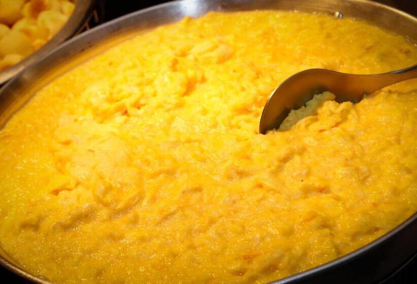 Отель Santo Graal